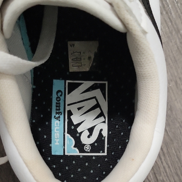 Vans White and Black Skate Sneakers - Picture 8 of 8